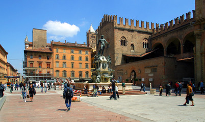 Italia,Emilia Romagna, Bologna,Palazzo Re Enzo e fontana del Nettuno. - obrazy, fototapety, plakaty