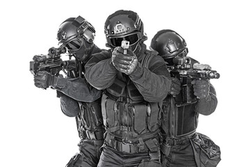 SWAT officers - obrazy, fototapety, plakaty