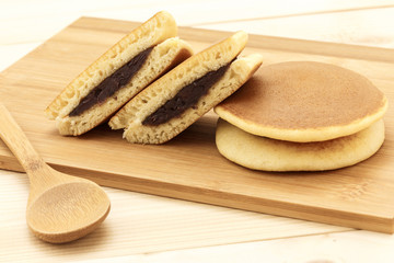 Dorayaki, Japanese Sweet Bean Pancakes