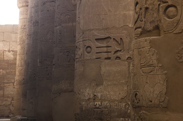 Particolare delle colonne del tempio di Karnak, Luxor, Egitto
