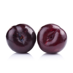 Fototapeta premium plums isolated on white