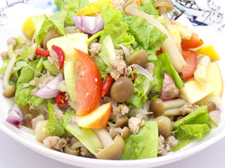 Spicy vegetables salad with pork