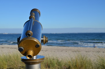 Fernrohr am Strand