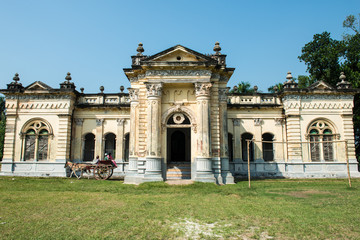 Obraz premium Natore, Bangladesh - September 29, 2015: Natore Rajbari (also known as Pagla Raja's Palace, Natore Palace) was a prominent royal palace in Natore, Bangladesh. 