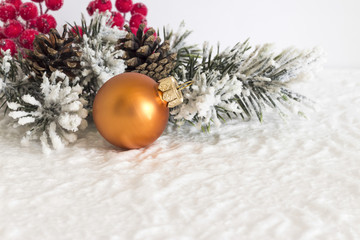 Fototapeta na wymiar Świąteczna dekoracja na białym tle