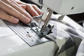 Sewing Process , the sewing machine sew women's hands sewing mac