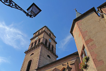 Fototapeta na wymiar Alsace Village de Kaysersberg Église de l'Invention-de-la-Sainte-Croix 