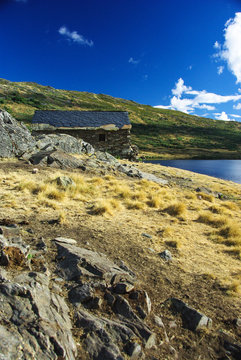 Shepherd's hut in the Tera Valley