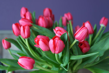 Большой букет красных тюльпанов