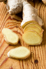 sliced ginger