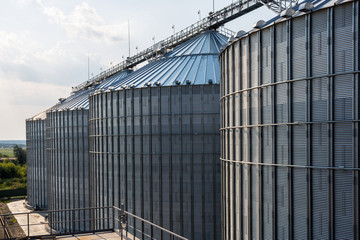 Obraz premium Grain elevator in rural zone