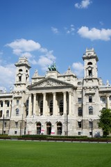 Building behind Hungarian Parliament