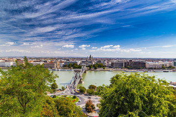 Fototapeta premium Chain Bridge on the Danube River in Budapest
