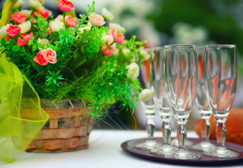 Obraz na płótnie Canvas Fine Banquet Table Setting With Bouquet and glasses