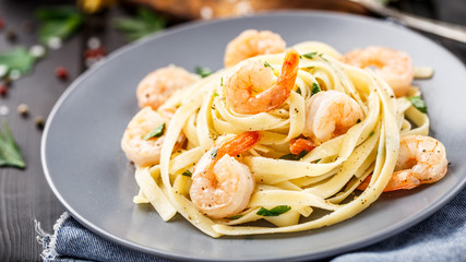 Tagliatelle with shrimps and parsley
