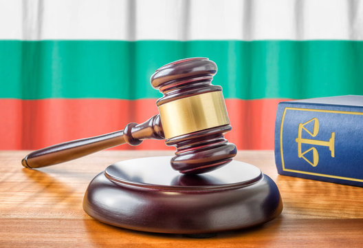 Richterhammer und Gesetzbuch - Bulgarien