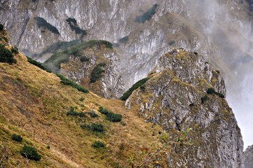 Skalne urwiska z Kondrackiej Przełęczy, Tatry Zachodnie