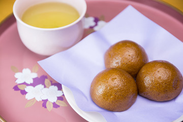 日本茶とお饅頭