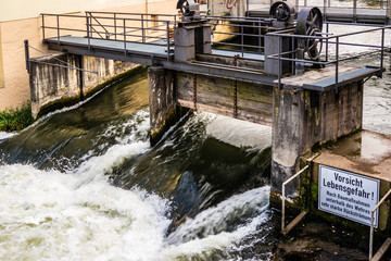 Achtung Lebebsgefahr Schleuse