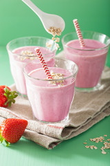 healthy strawberry oat smoothie