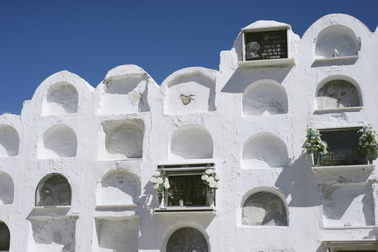 Cementerio de C&oacute;mpeta