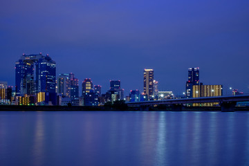 Fototapeta na wymiar 大阪の夜景 淀川から見た梅田