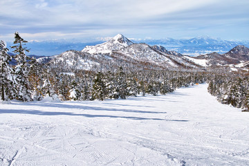 横手山スキー場から見た笠ヶ岳