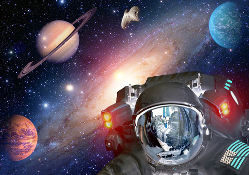Astronaut et extraterrestrial alien spaceman helmet outer space planet. Elements of this image furnished by NASA.