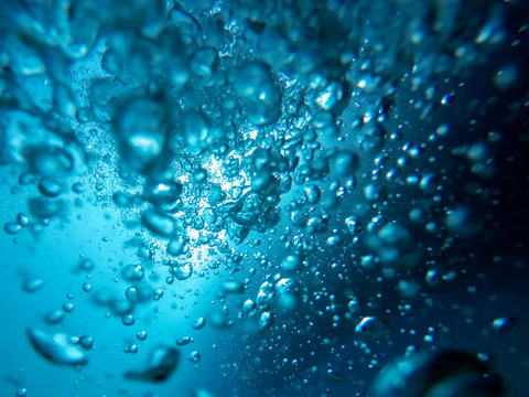 Many bubbles in the sea