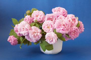 Obrazy na Szkle  Ogromny bukiet różowych róż na artystycznym tle