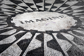 The Imagine mosaic at Strawberry Fields in Central Park, New York - obrazy, fototapety, plakaty