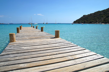 Fototapeta premium wood pier on the beach