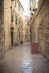 Obraz na płótnie Canvas narrow street