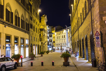 Fototapeta na wymiar Night view of the town square in Florence Italy