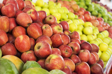 Fresh apples in supermarkets (selective focus)