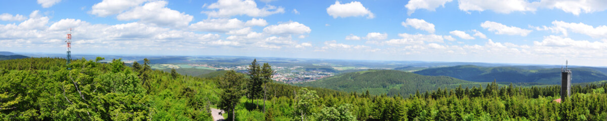Fototapeta na wymiar Panoramafoto Thüringer Wald mit Ilmenau