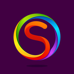 S letter colorful logo in the circle