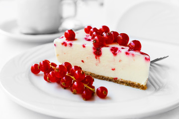 Red currant cake