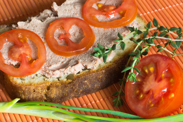 sandwich with pate tomato and green onion