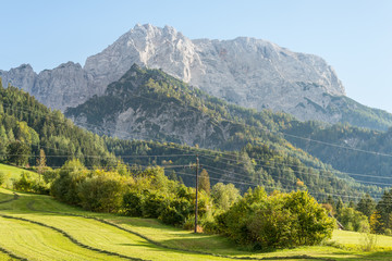 The „Grosser Buchstein“ is a 2224 m high mountain in the Ennstal Alps in Styria. He rises north of the Enns at the entrance of the Gesäuse and is part of the homonymous National Park Gesäuse.
