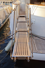 Yacht extended telescopic gangway