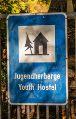 Jugendherberge Schild Youth Hostel - obrazy, fototapety, plakaty