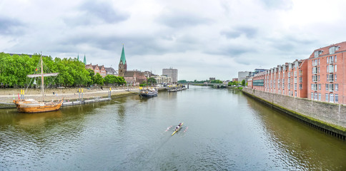 Obraz premium Historic town of Bremen with Weser river, Germany