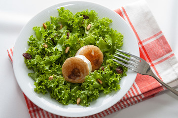 Ensalada de queso de cabra