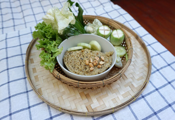 Crispy catfish salad with green vegetable