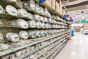 supermarket aisle,  fuzzy background。