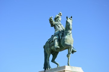 Fototapeta na wymiar Statue of Louis 14th