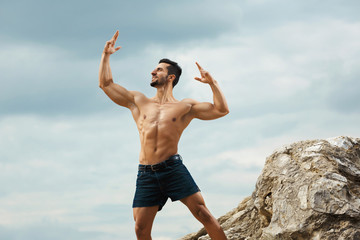 Obraz premium Muscular naked man