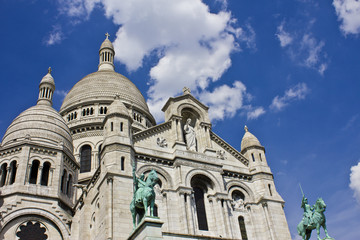Fototapeta na wymiar Sacre-Coeur Basilica, Montmartre, Paris