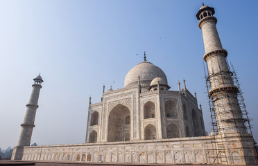 Fototapeta na wymiar Wide Angle view of the Taj Mahal